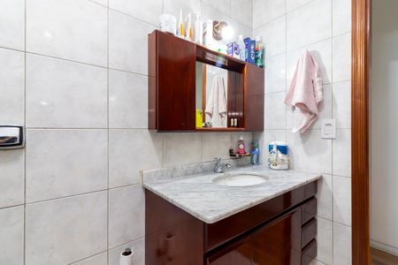 Casa à venda com 143m², 3 quartos e 2 vagasBanheiro 1