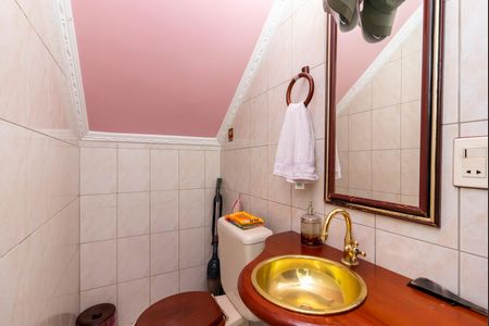 Casa à venda com 143m², 3 quartos e 2 vagasLavabo