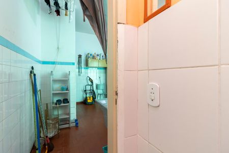 Casa à venda com 143m², 3 quartos e 2 vagasBanheiro 3