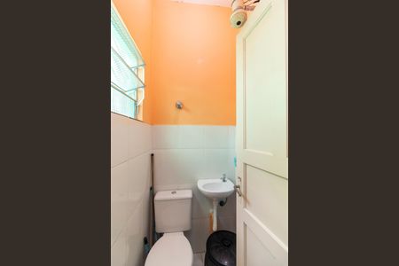 Casa à venda com 143m², 3 quartos e 2 vagasBanheiro 3