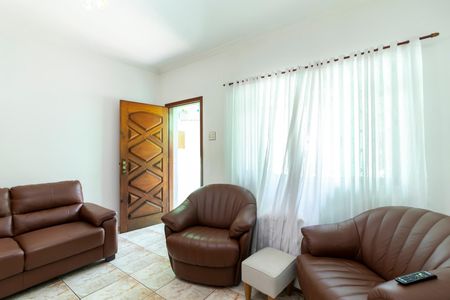 Casa à venda com 143m², 3 quartos e 2 vagasSala de Estar