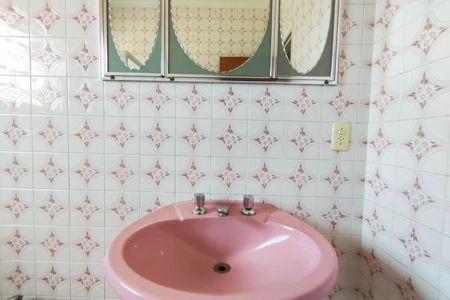 Casa para alugar com 388m², 5 quartos e 14 vagas Casa para alugar com 388m², 5 quartos e 14 vagasBanheiro Social