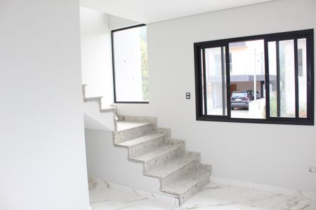 Casa de condomínio para alugar com 135m², 3 quartos e 2 vagasSala