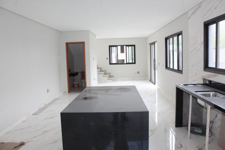 Casa de condomínio para alugar com 135m², 3 quartos e 2 vagasSala