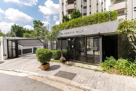 Apartamento à venda com 197m², 3 quartos e 3 vagasFachada e portaria