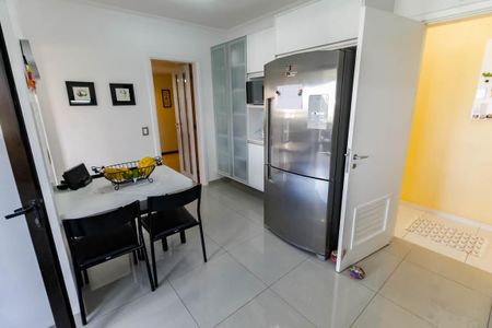 Apartamento à venda com 197m², 3 quartos e 3 vagasCozinha 