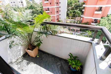 Apartamento à venda com 197m², 3 quartos e 3 vagasVaranda da Suíte 2