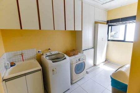 Apartamento à venda com 197m², 3 quartos e 3 vagasÁrea de Serviço