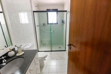 Apartamento à venda com 197m², 3 quartos e 3 vagasBanheiro da Suíte 1