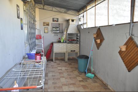 Apartamento à venda com 100m², 2 quartos e sem vagaÁrea de serviço