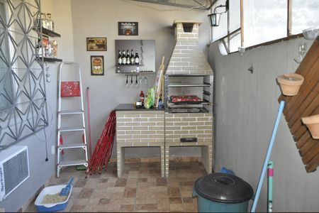 Apartamento à venda com 100m², 2 quartos e sem vagaÁrea de serviço