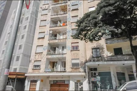 Apartamento à venda com 61m², 2 quartos e sem vaga Apartamento à venda com 61m², 2 quartos e sem vagaFachada