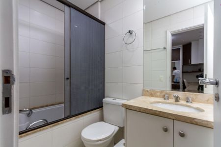 Apartamento para alugar com 205m², 3 quartos e 4 vagasBanheiro da Suíte