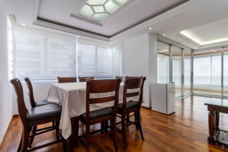 Apartamento para alugar com 205m², 3 quartos e 4 vagasSala