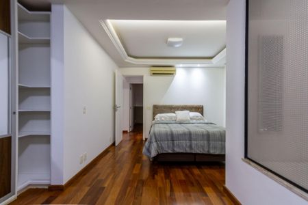 Apartamento para alugar com 205m², 3 quartos e 4 vagasSuíte