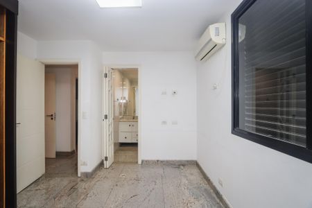Apartamento para alugar com 203m², 3 quartos e 4 vagasSuíte 2