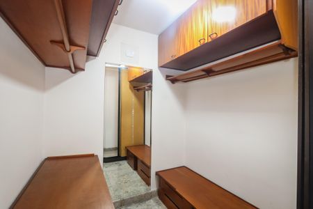 Apartamento para alugar com 203m², 3 quartos e 4 vagasCloset da Suíte