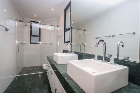 Apartamento para alugar com 203m², 3 quartos e 4 vagasBanheiro da Suíte