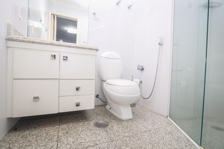 Apartamento para alugar com 203m², 3 quartos e 4 vagasBanheiro da Suíte 2