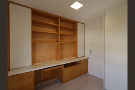 Apartamento à venda com 130m², 4 quartos e 2 vagasEscritório