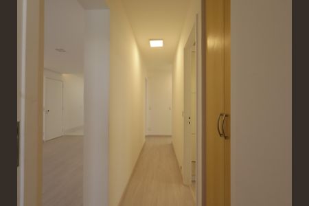 Apartamento à venda com 130m², 4 quartos e 2 vagasCorredor