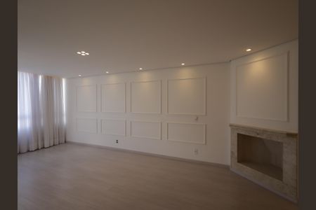 Apartamento à venda com 130m², 4 quartos e 2 vagasSala