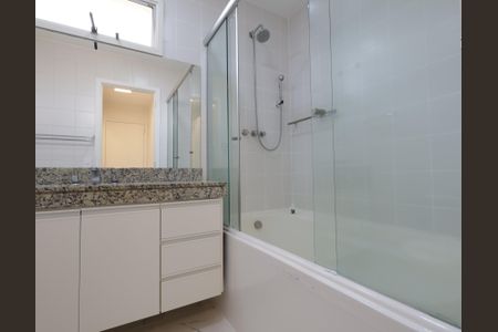 Apartamento à venda com 130m², 4 quartos e 2 vagasBanheiro da Suíte 1