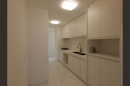 Apartamento à venda com 130m², 4 quartos e 2 vagasCozinha