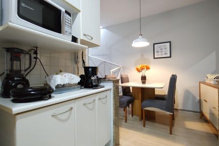 Casa de condomínio à venda com 109m², 3 quartos e 2 vagasCozinha - Armários