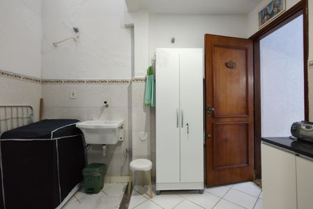 Casa de condomínio à venda com 109m², 3 quartos e 2 vagasÁrea de Serviço