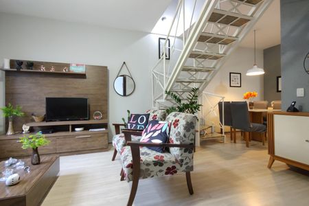 Casa de condomínio à venda com 109m², 3 quartos e 2 vagasSala