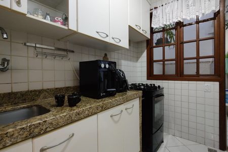 Casa de condomínio à venda com 109m², 3 quartos e 2 vagasCozinha - Armários