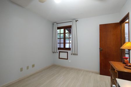 Casa de condomínio à venda com 109m², 3 quartos e 2 vagasQuarto 2