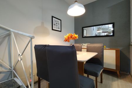 Casa de condomínio à venda com 109m², 3 quartos e 2 vagasSala