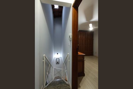 Casa de condomínio à venda com 109m², 3 quartos e 2 vagasCorredor