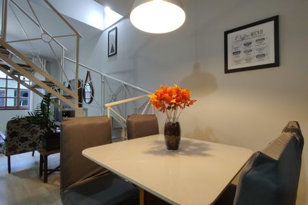 Casa de condomínio à venda com 109m², 3 quartos e 2 vagasSala