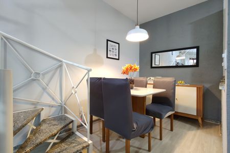 Casa de condomínio à venda com 109m², 3 quartos e 2 vagasSala