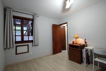 Casa de condomínio à venda com 109m², 3 quartos e 2 vagasQuarto 2