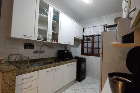 Casa de condomínio à venda com 109m², 3 quartos e 2 vagasCozinha - Armários