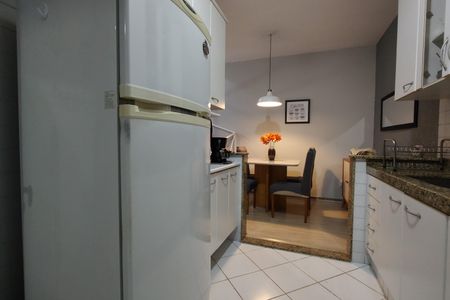 Casa de condomínio à venda com 109m², 3 quartos e 2 vagasCozinha - Armários