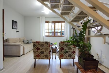 Casa de condomínio à venda com 109m², 3 quartos e 2 vagasSala