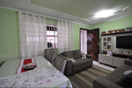 Casa à venda com 125m², 3 quartos e 2 vagasSala