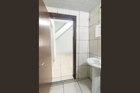 Casa para alugar com 69m², 2 quartos e 1 vaga Casa para alugar com 69m², 2 quartos e 1 vagaBanheiro Social