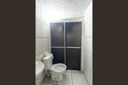 Casa para alugar com 69m², 2 quartos e 1 vaga Casa para alugar com 69m², 2 quartos e 1 vagaBanheiro Social