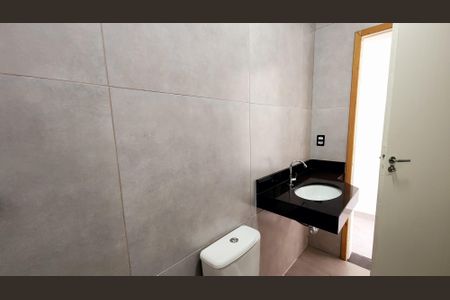 Casa à venda com 74m², 3 quartos e 1 vaga Casa à venda com 74m², 3 quartos e 1 vagaBanheiro