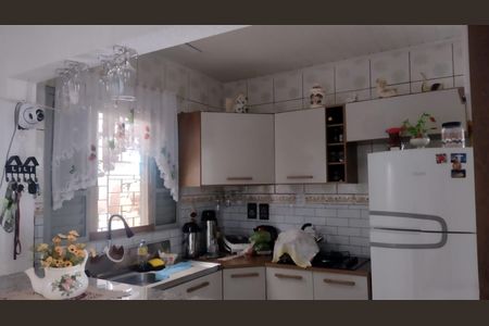 Casa à venda com 60m², 3 quartos e 2 vagas Casa à venda com 60m², 3 quartos e 2 vagasCozinha