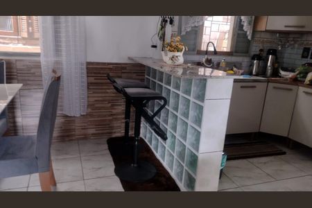 Casa à venda com 60m², 3 quartos e 2 vagas Casa à venda com 60m², 3 quartos e 2 vagasCozinha