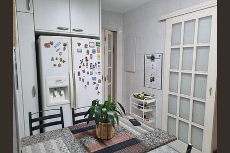 Apartamento à venda com 160m², 4 quartos e 2 vagasFoto 02