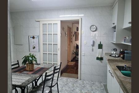 Apartamento à venda com 160m², 4 quartos e 2 vagasFoto 01