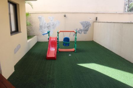 Apartamento à venda com 98m², 3 quartos e 2 vagasÁrea comum - Playground
